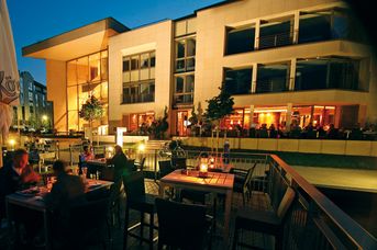Restaurant - Cafe -Außendeck "Hafenhaus"
